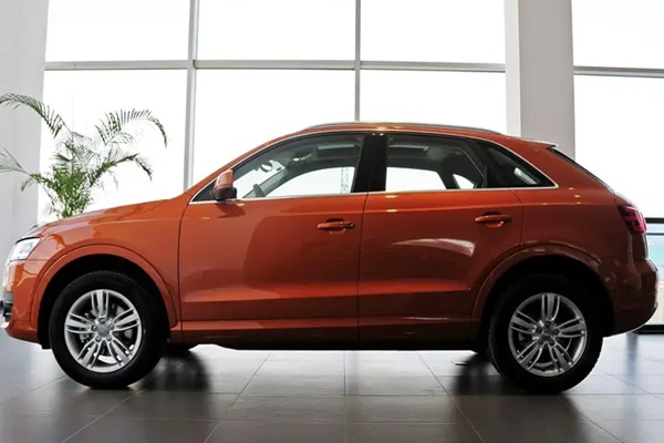 女士建议奥迪a4还是q3