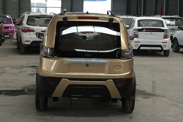不用驾照的油电两用小汽车 不用驾照的油电两用小汽车